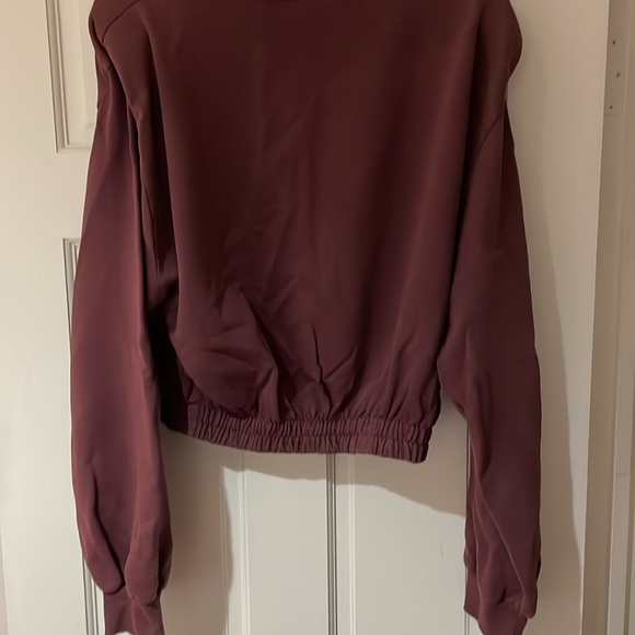 Zara Mauve/ Purple cropped sweatshirt in size large with shoulder pads - Picture 5 of 6